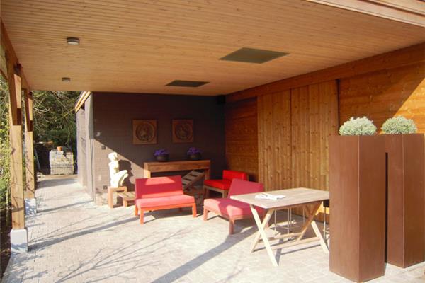 Binnenaanzicht houten veranda
