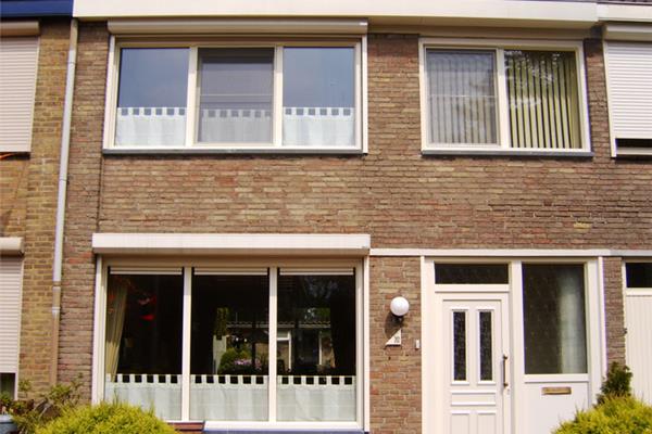 Kunststof kozijn met ventilatieroosters