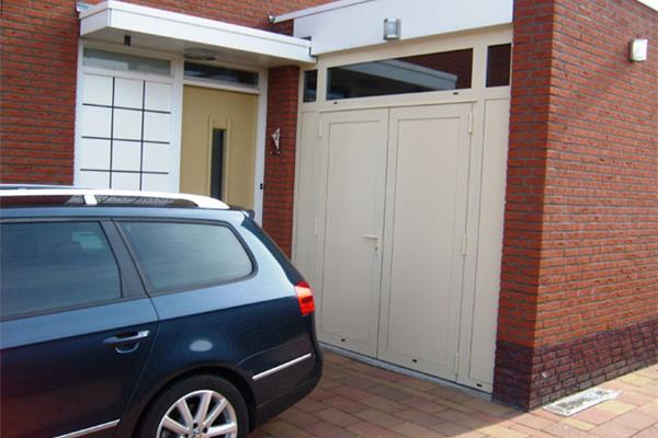 Aluminium garagedeur met vast bovenlicht