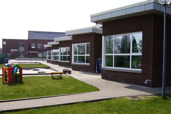 Aluminium kozijnen school